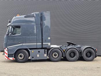 FH 16.700 GLOBE XXL 8x4 / 150T
